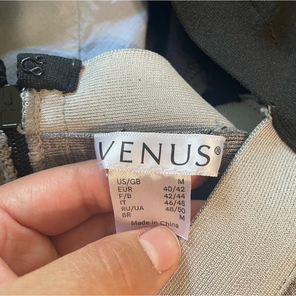 Venus dress try on only removed tag great for hourglass figure - Picture 5 of 5